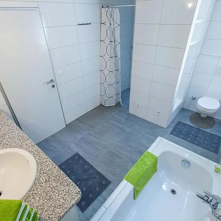 Lilli - Kroatien Aparthotel 3*